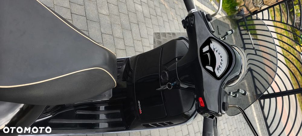 Vespa GTS - 9