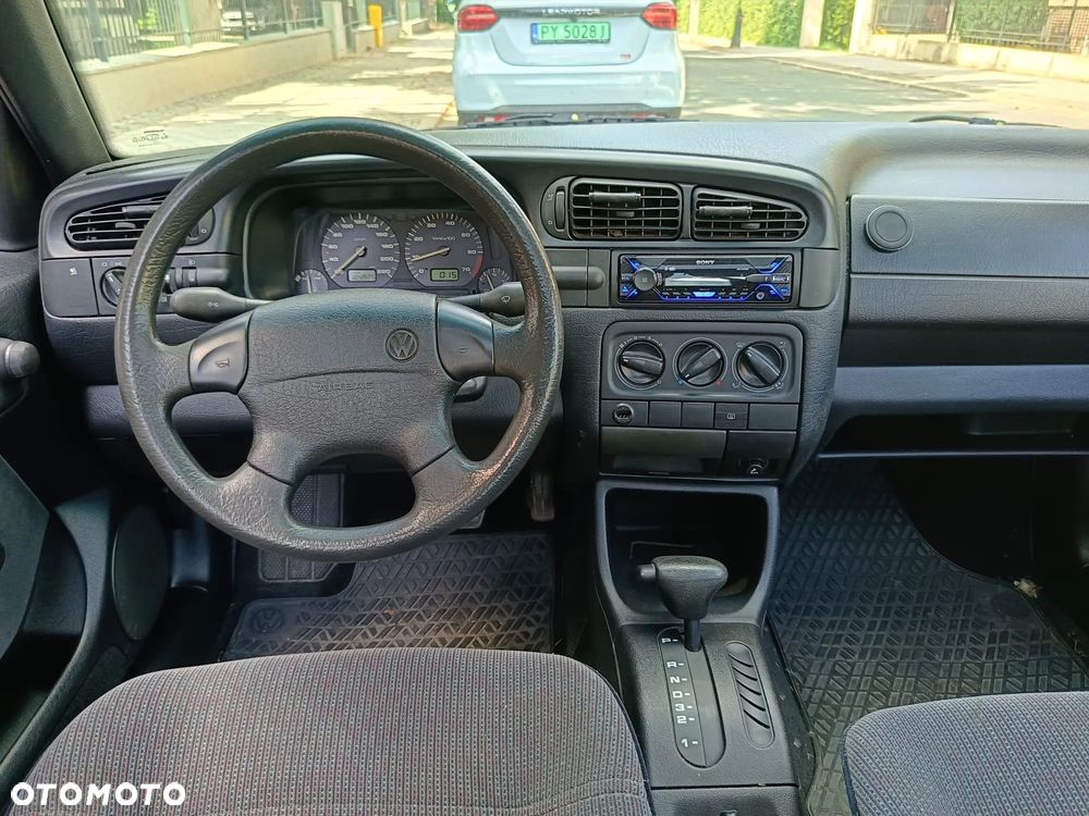 Volkswagen Vento - 7