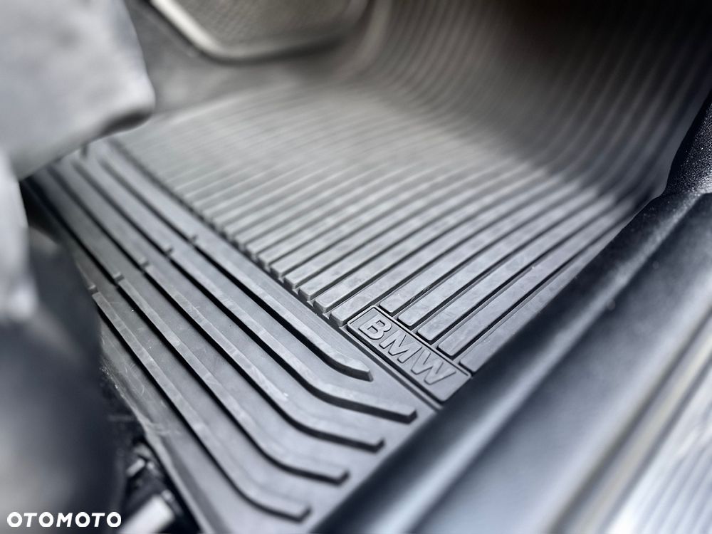 BMW Seria 5 520d M Sport - 26
