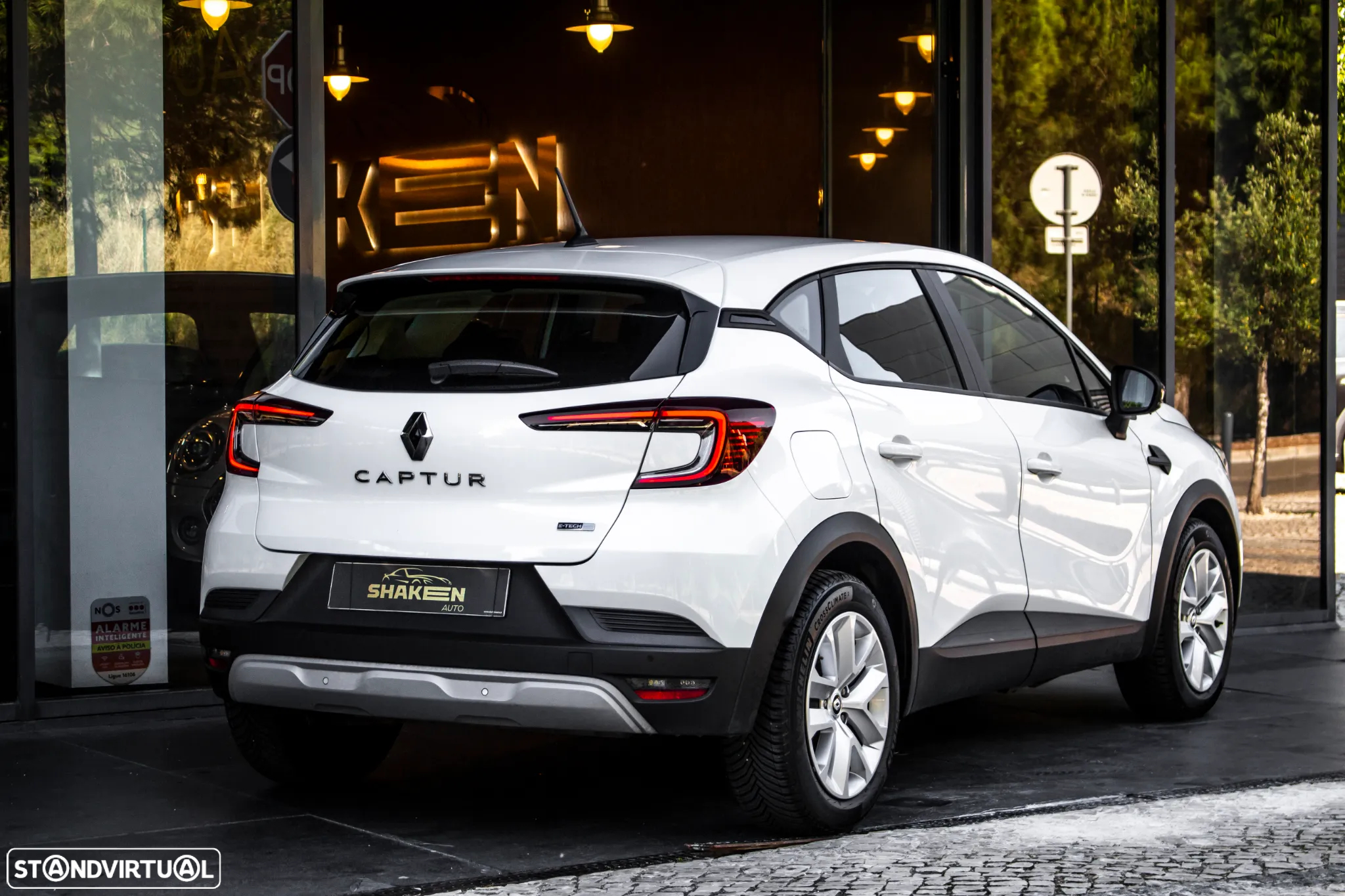 Renault Captur 1.6 E-Tech Intens - 4
