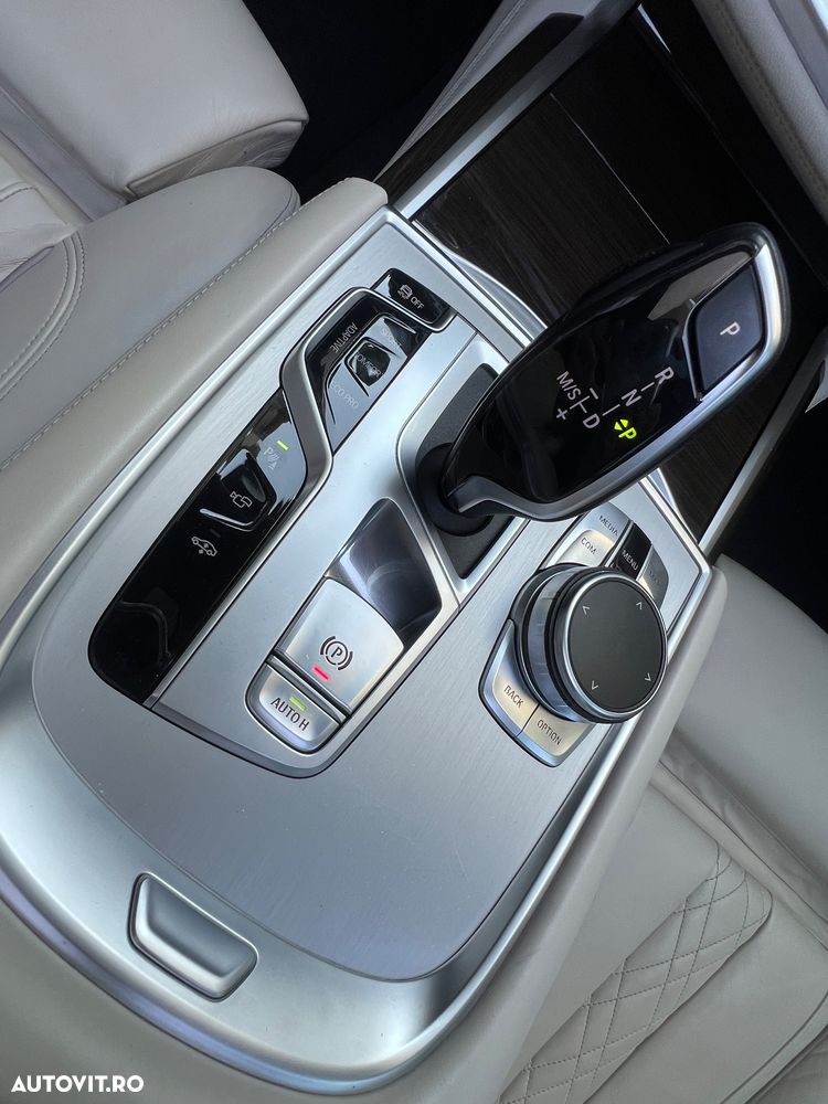 BMW 7 Series 2019 — imagine 10
