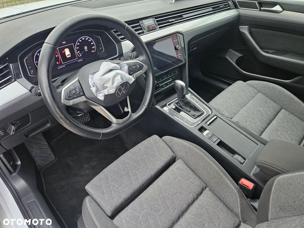 Volkswagen Passat 2.0 TDI SCR DSG Business - 6