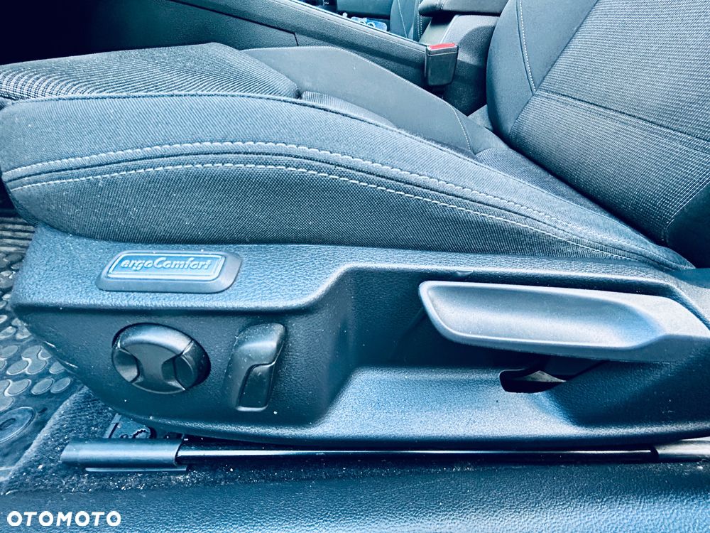 Volkswagen Passat - 18