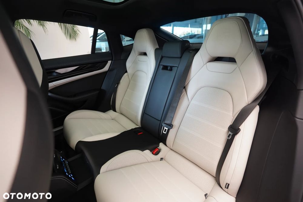 Porsche Panamera - 11