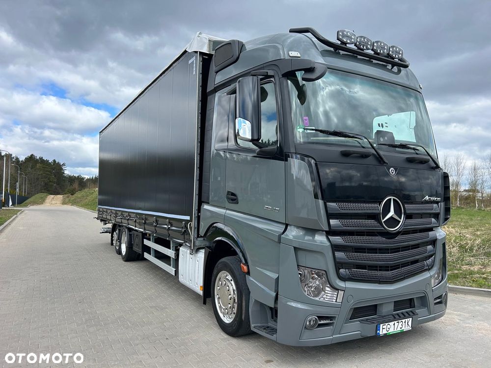 Mercedes-Benz Actros - 17
