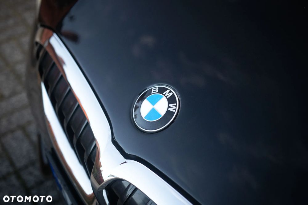 BMW Seria 3 330i xDrive Sport Line - 11