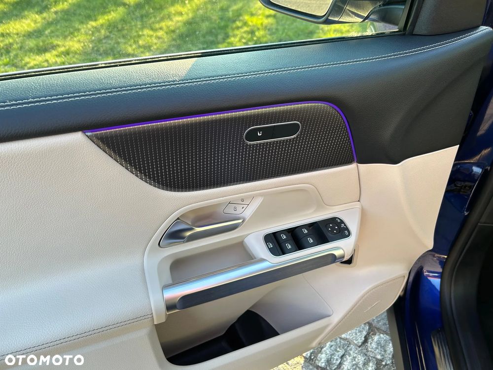 Mercedes-Benz GLB - 15