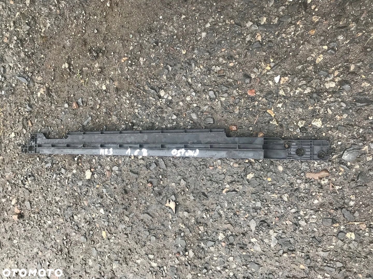 Listwa górna chłodnicy Ford Focus mk3 AV61-8226 - 4