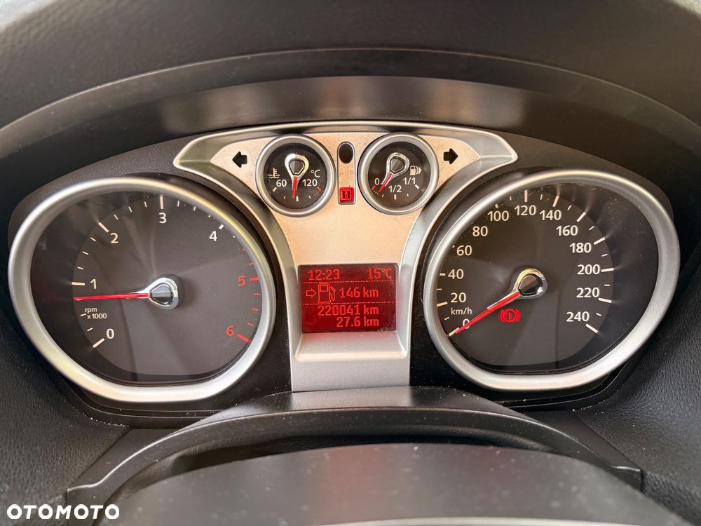 Ford Kuga 2.0 TDCi 2x4 Titanium - 16