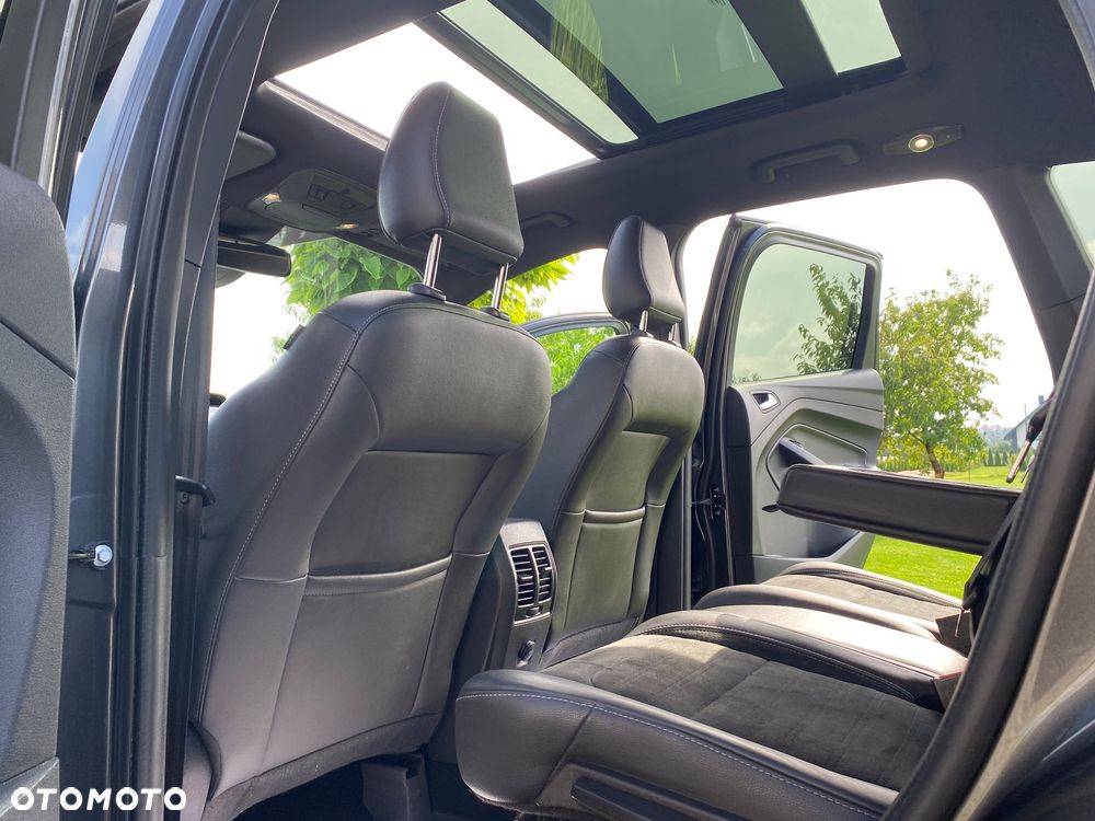 Ford Kuga 1.5 EcoBoost 2x4 ST-Line - 36