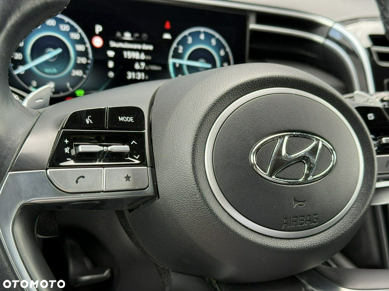 Hyundai Tucson 1.6 T-GDi HEV Executive 2WD - 17