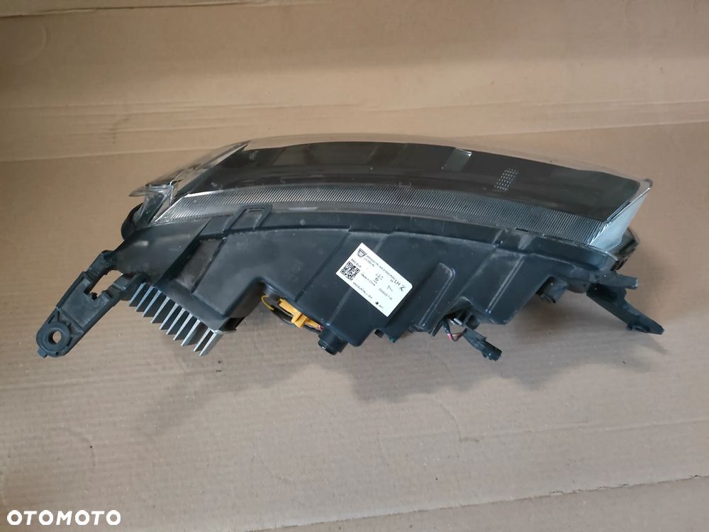Dacia Spring Elektryk 22- LAMPA LEWY PRZÓD LED 266052417R - 12