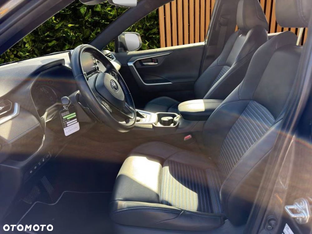 Toyota RAV4 - 11