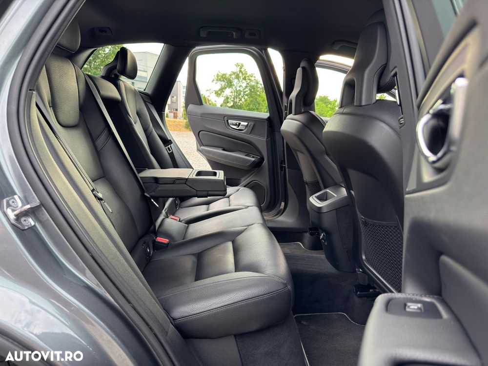 Volvo XC 60 D4 AWD Geartronic RDesign - 31
