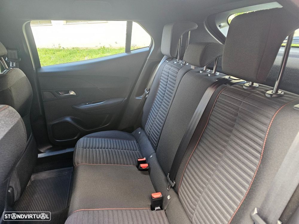 Peugeot 2008 1.2 PureTech Active Pack - 17