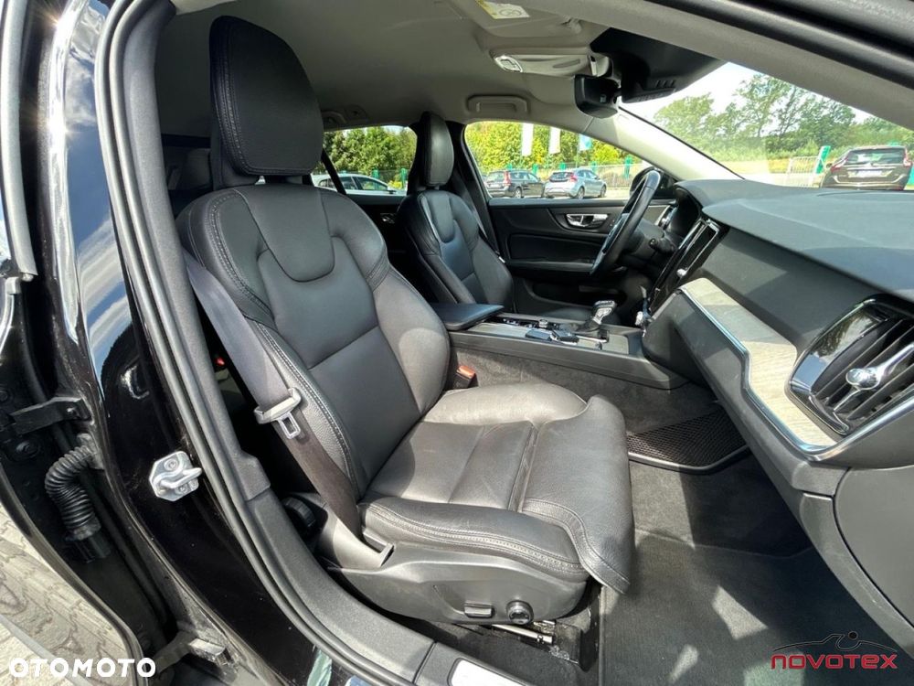 Volvo V60 Cross Country D3 Geartronic Momentum - 17