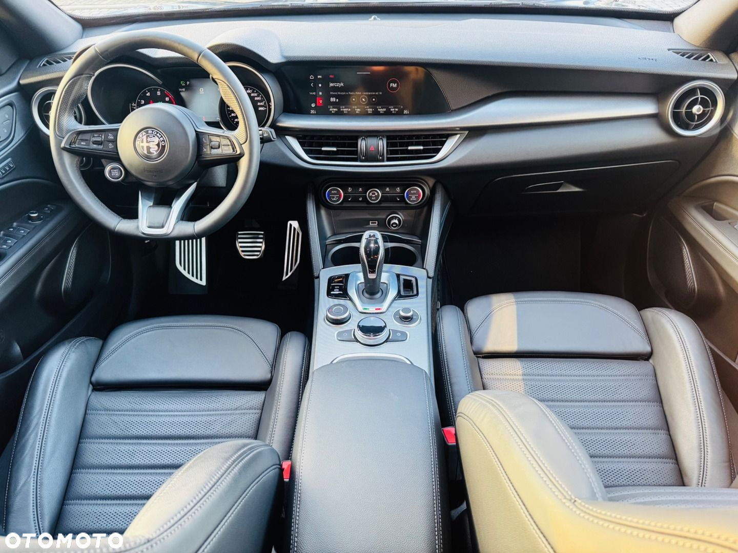 Alfa Romeo Stelvio - 16