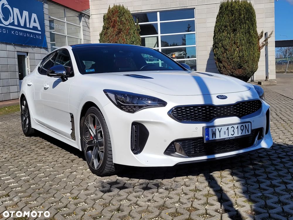 Kia Stinger - 11