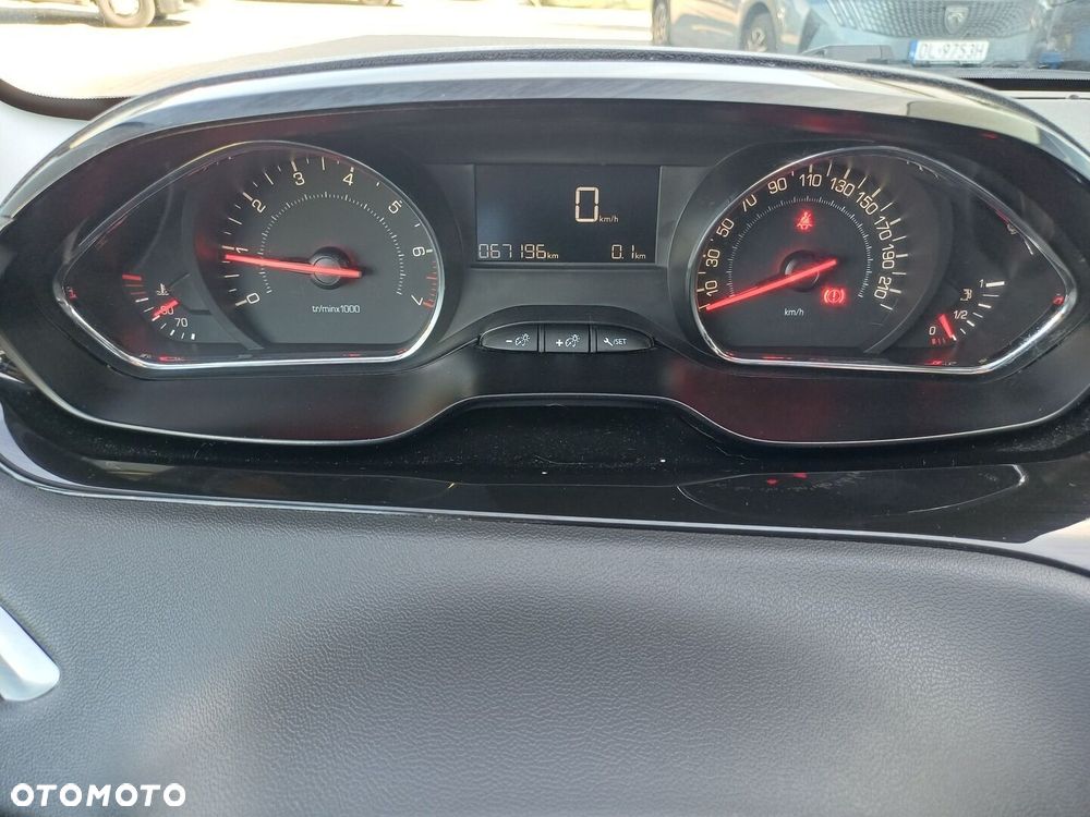Peugeot 208 1.2 PureTech Style - 20