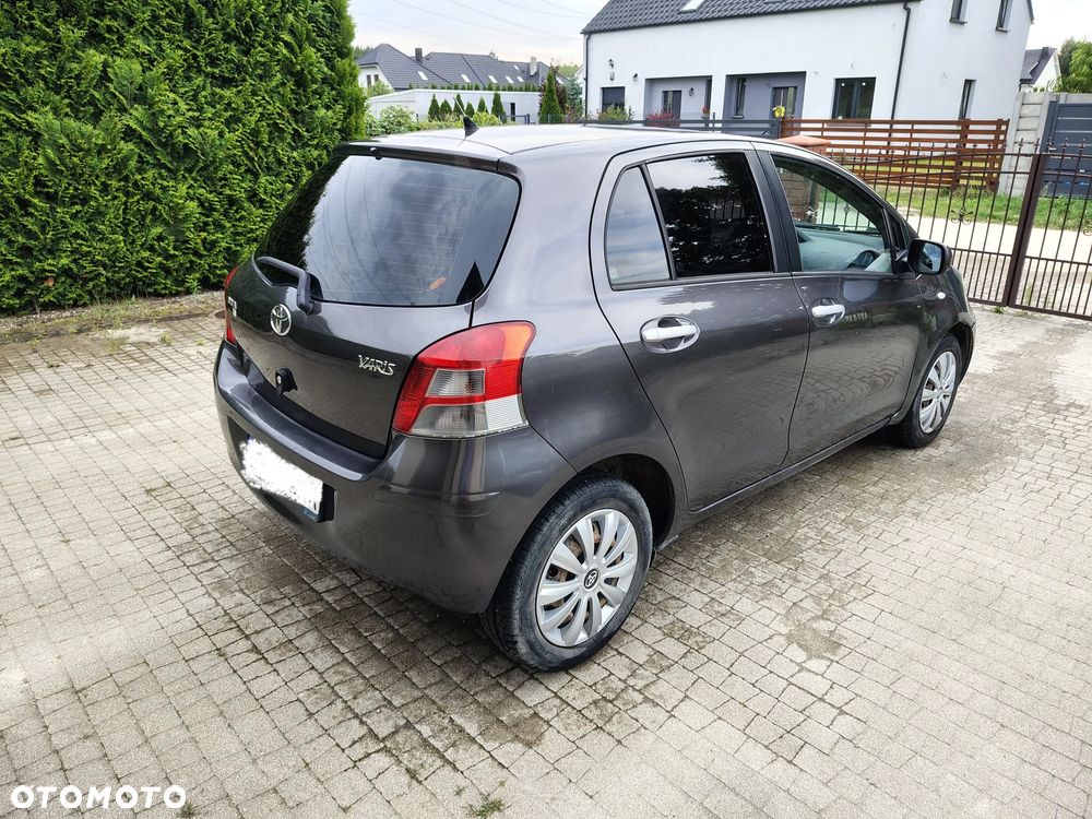 Toyota Yaris 1.33 Premium - 3