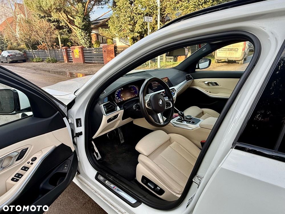 BMW Seria 3 318i M Sport - 30