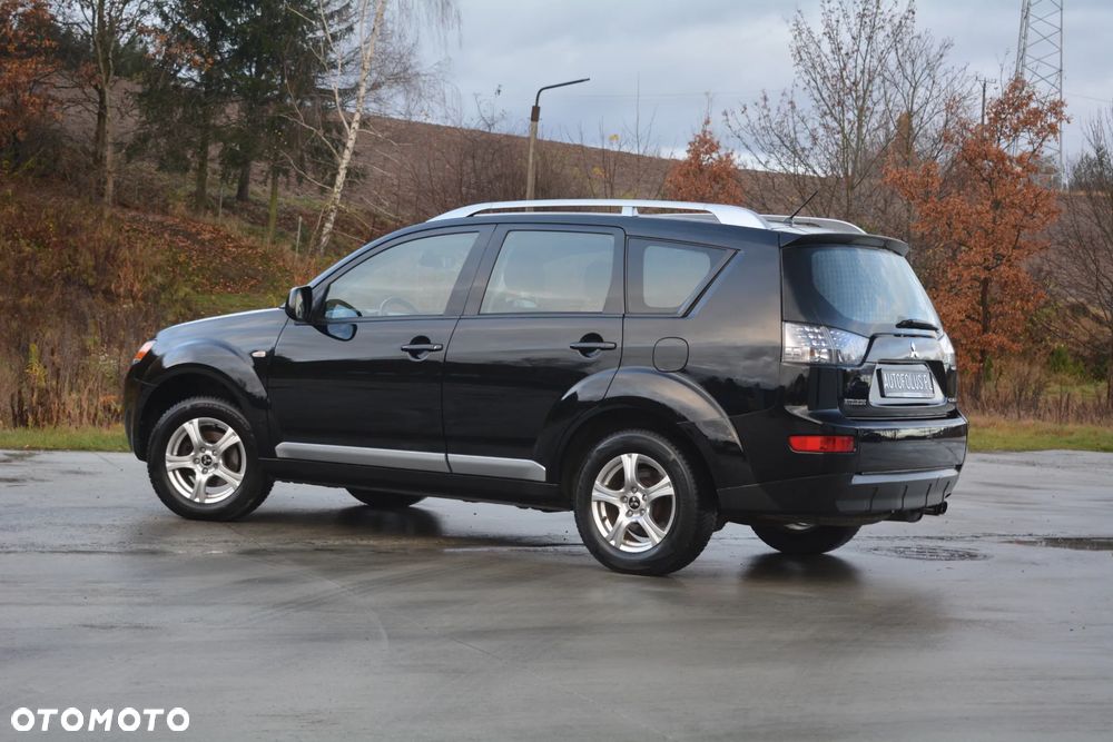 Mitsubishi Outlander - 18