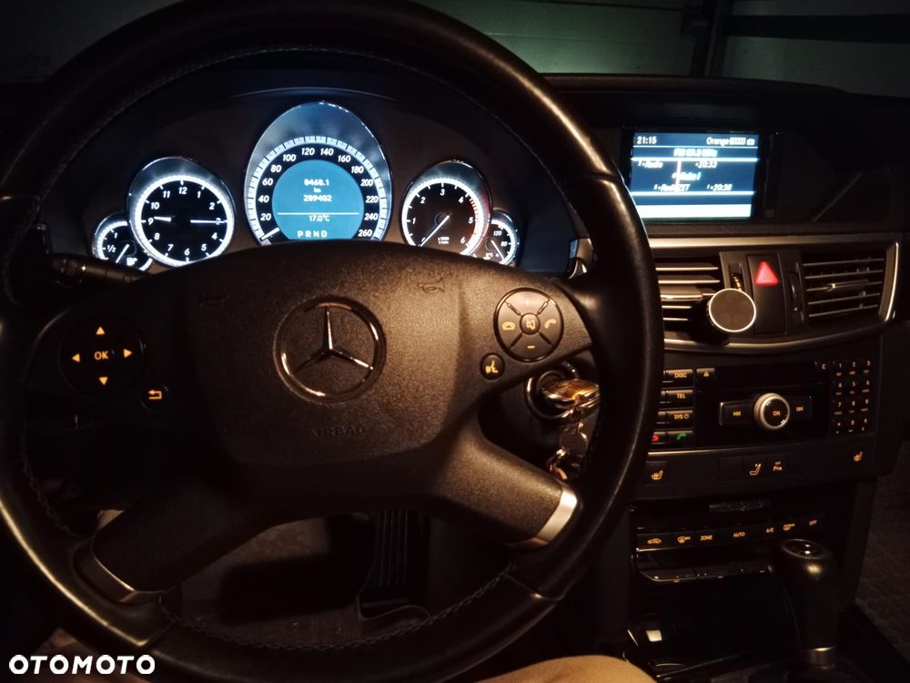 Mercedes-Benz Klasa E 220 CDI DPF BlueEFFICIENCY Automatik Avantgarde - 17