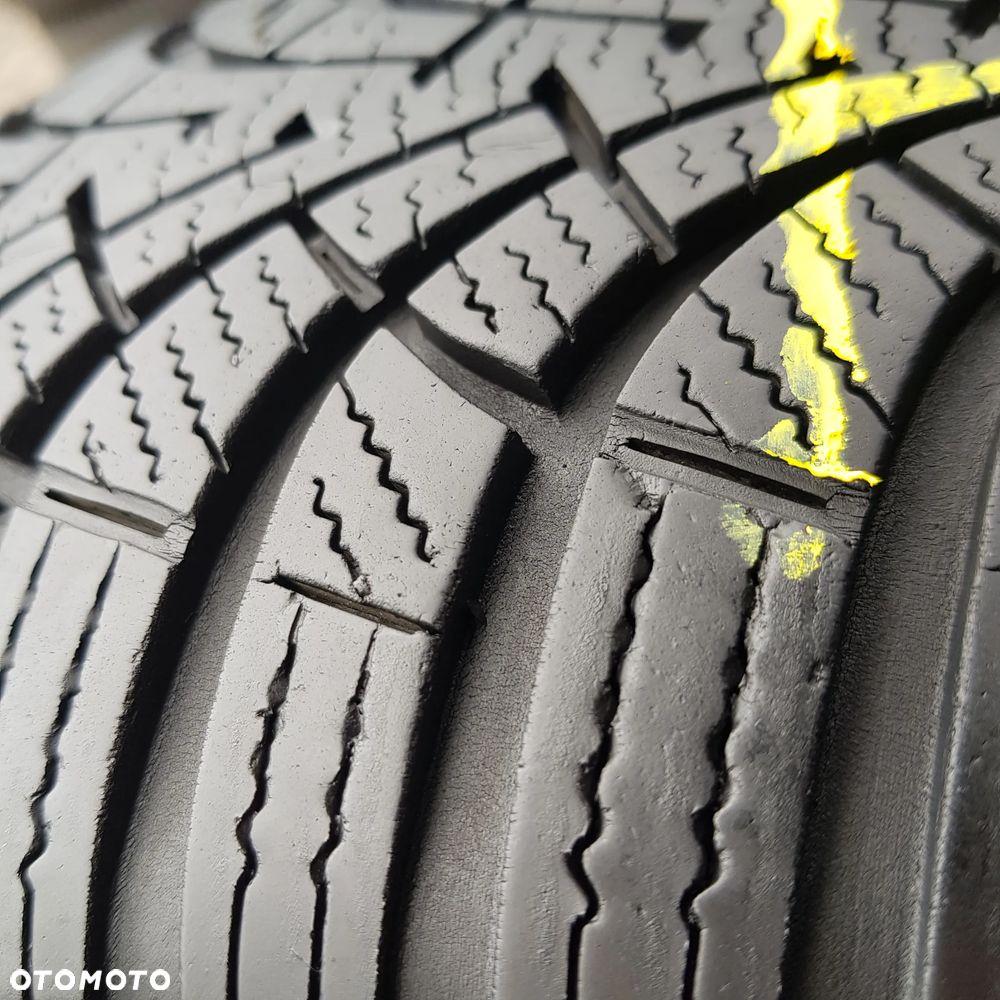 4x 195/65R15 Goodyear UltraGrip 9 Komplet opon zimowych - 2