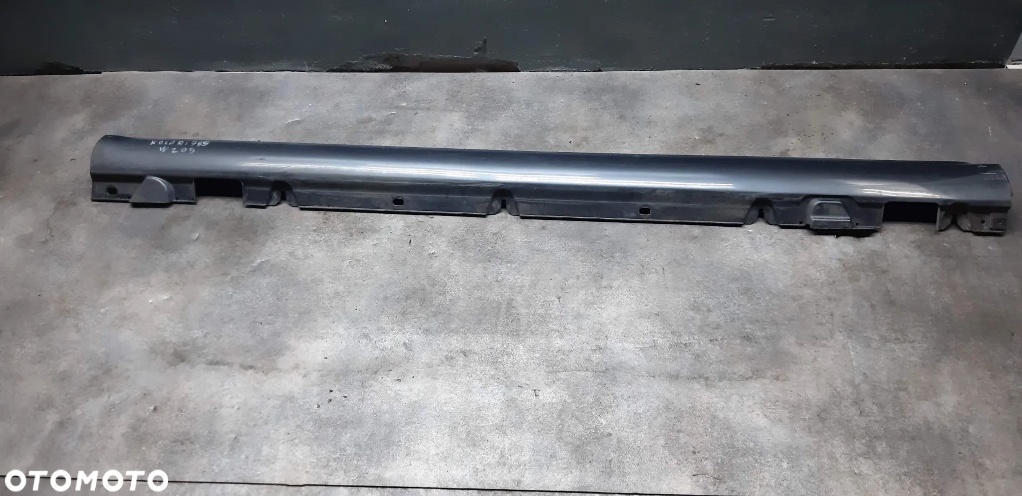 Listwa progowa lewa 755 A2056900740 Mercedes W205 2.2 diesel 2014r sedan - 1