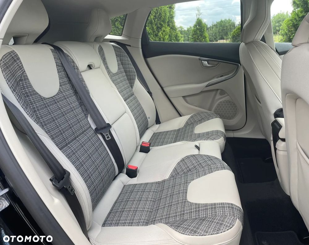Volvo V40 T2 Geartronic Summum - 15