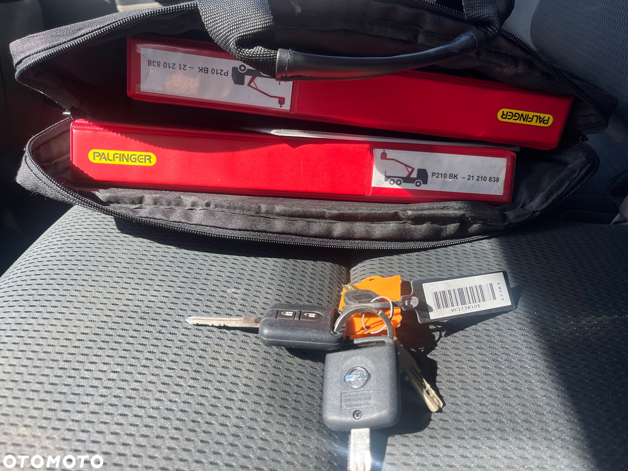 Nissan Podnośnik Koszowy Zwyżka Palfinger 210Bk 21 Metrów 16 w bok ! PILOT NA KABLU!! UDT !! Kosz 1000V Izolowany Jak Wumag Ruthmann Gsr - 6