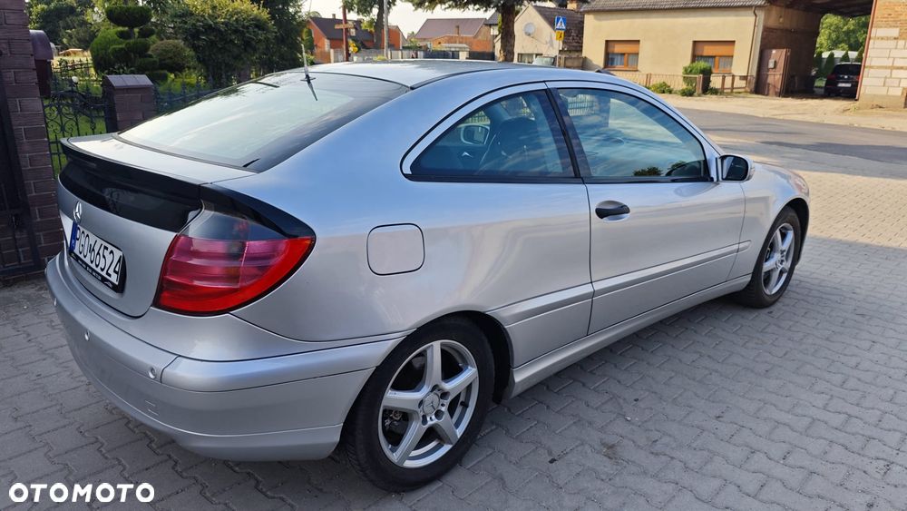 Mercedes-Benz Klasa C 180 Kompressor Sportcoupe - 3