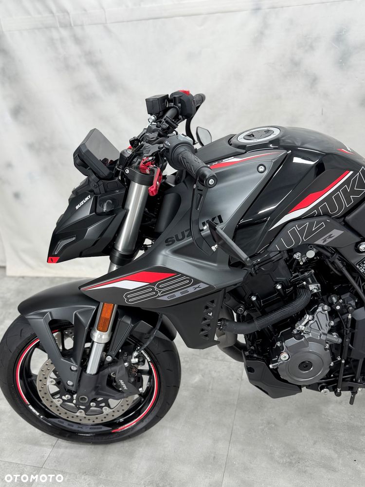 Suzuki GSX - 15