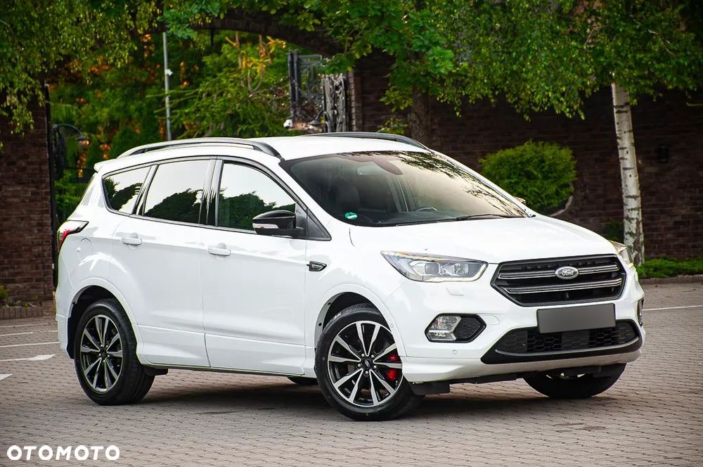Ford Kuga 1.5 EcoBoost 2x4 ST-Line - 11