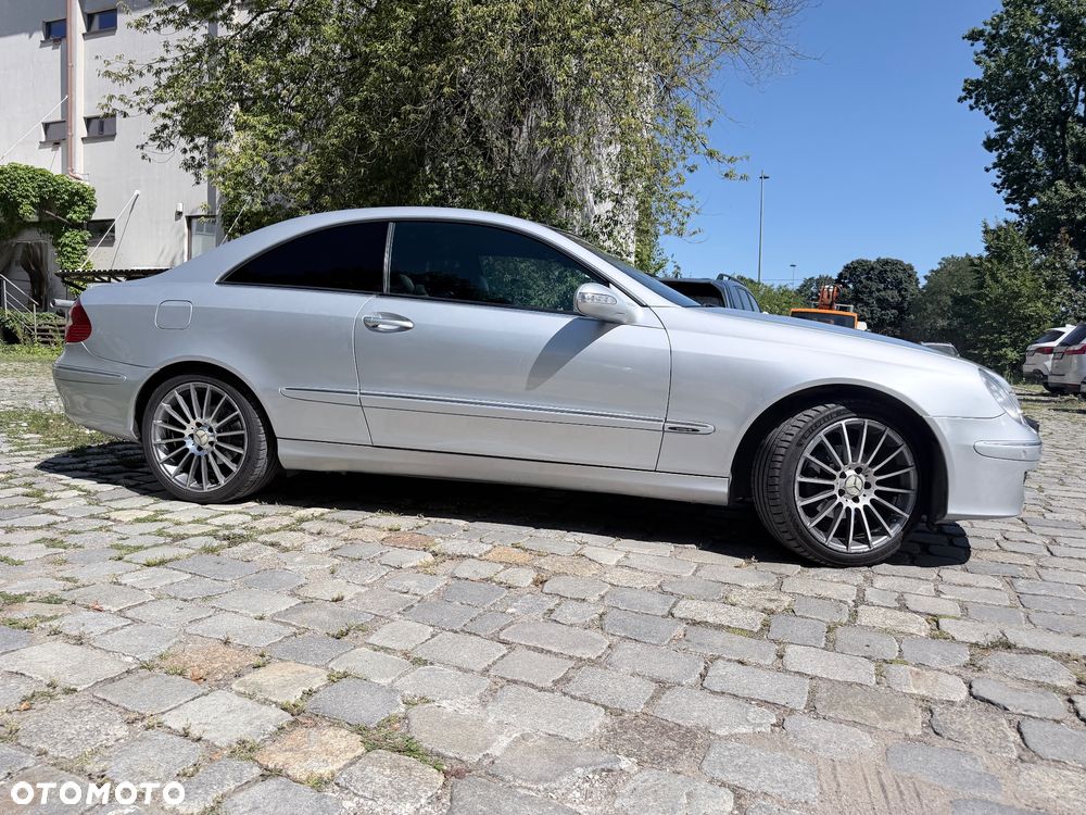 Mercedes-Benz CLK 220 CDI Automatik Avantgarde Sport Edition - 4