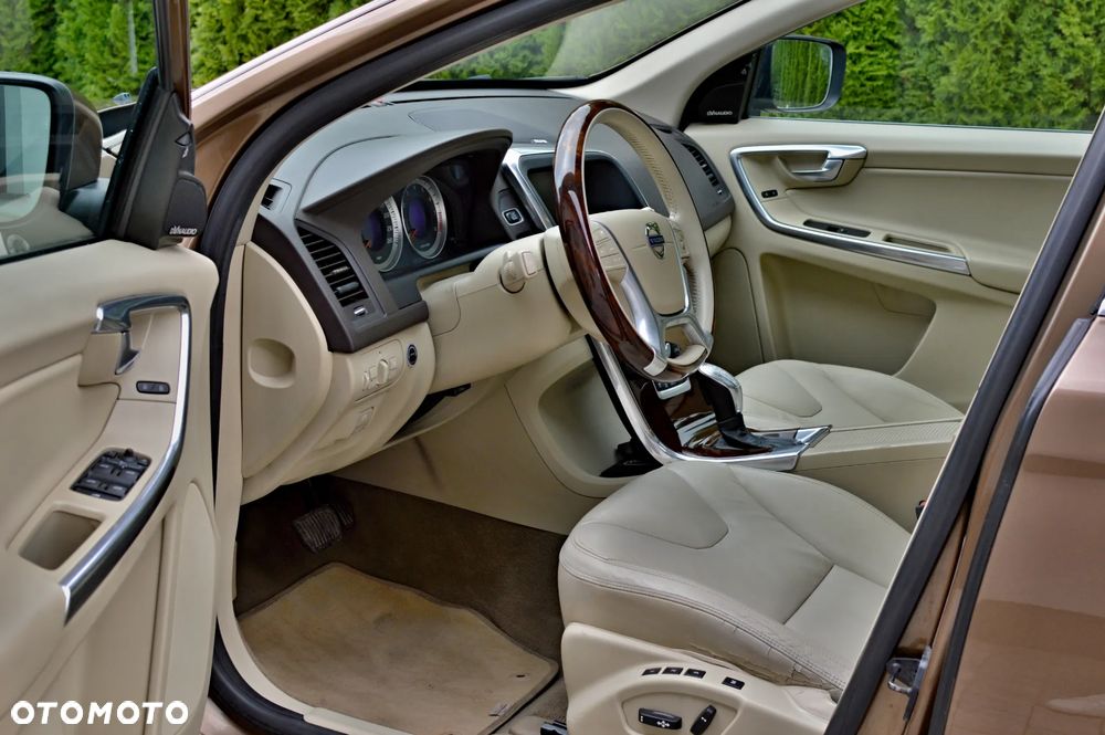 Volvo XC 60 - 24