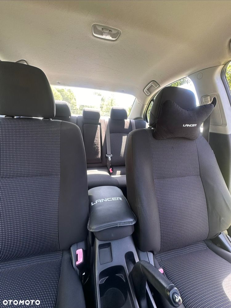 Mitsubishi Lancer 1.5 - 10