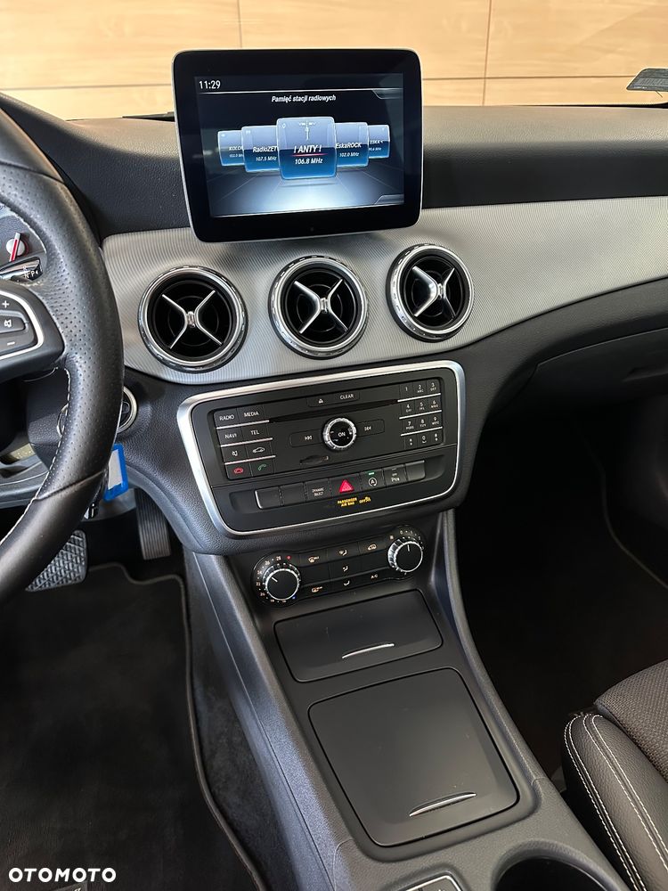 Mercedes-Benz GLA - 15