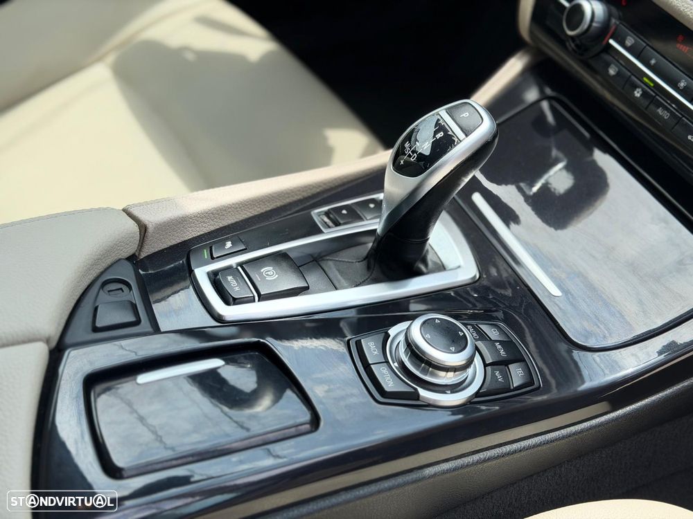 BMW 520 d Exclusive Auto 123g - 30