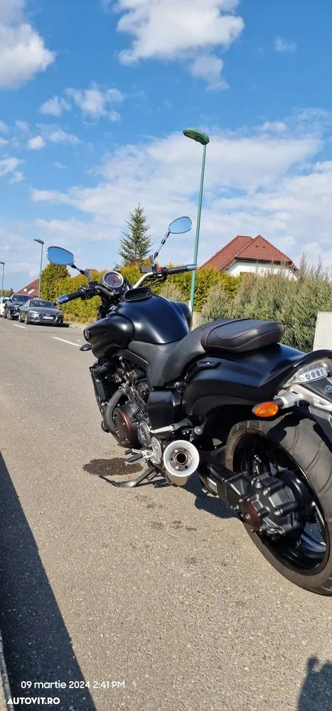 Yamaha V-MAX - 10