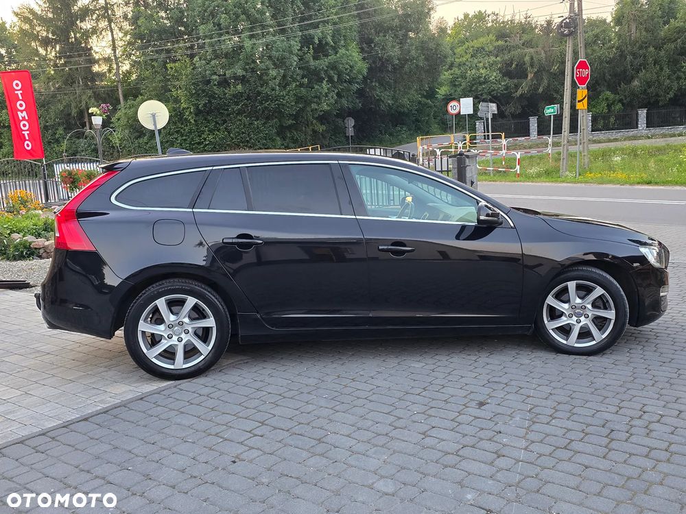 Volvo V60 D4 Momentum - 13