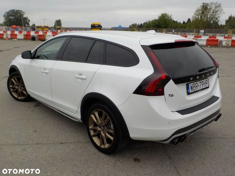Volvo V60 Cross Country T5 AWD Summum - 22