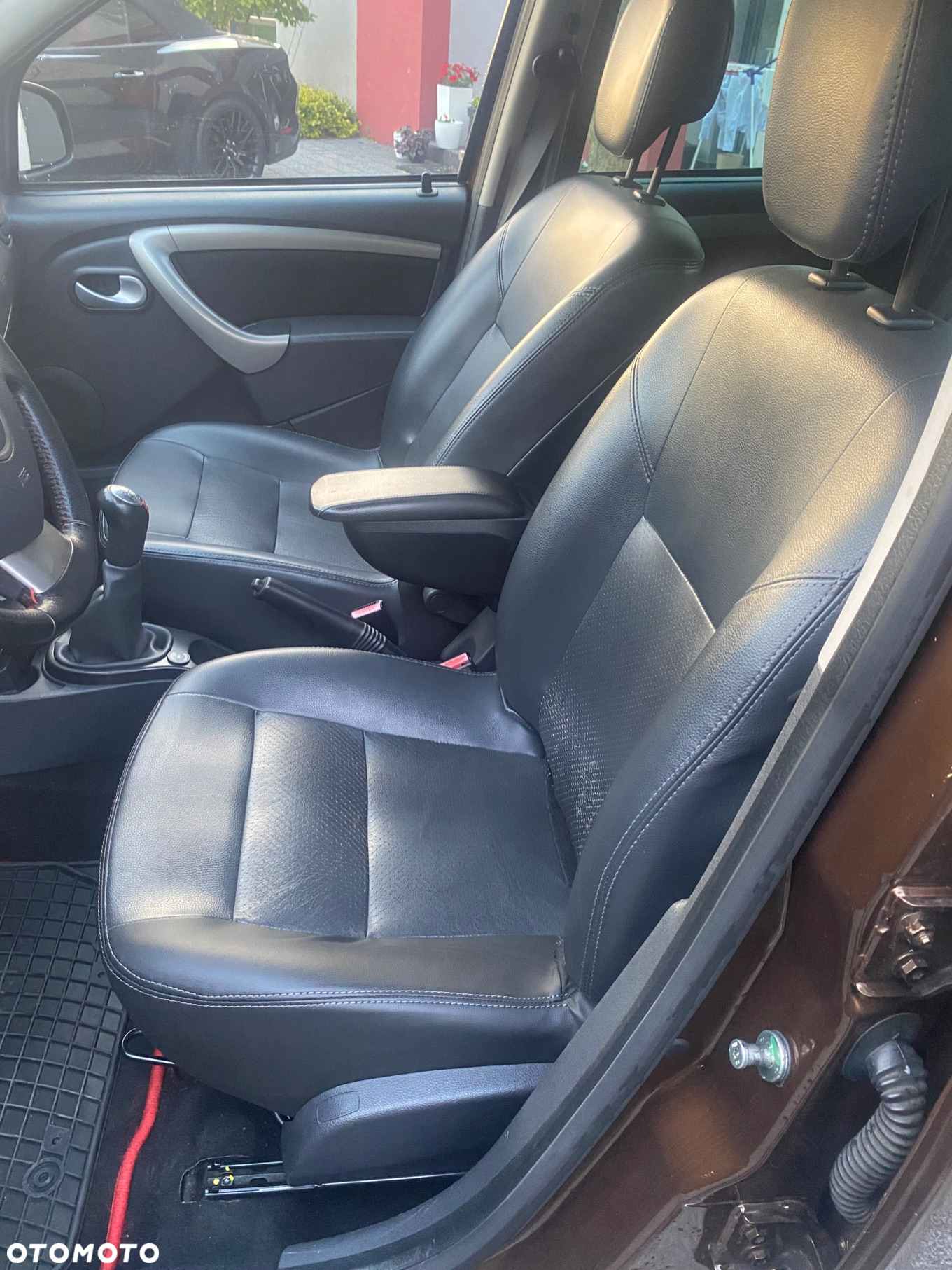 Dacia Duster 1.6 16V 4x2 Prestige - 11