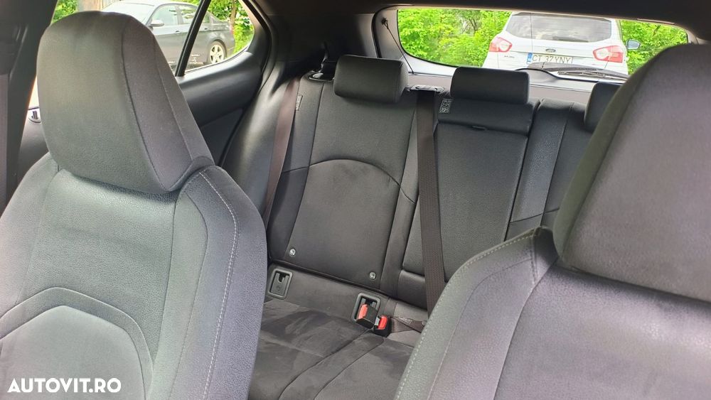 Lexus UX 250h E-FOUR Business - 8