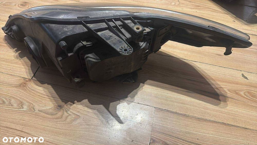 prawy reflektor soczewka ford mondeo mk4 lift wersja uk - 1