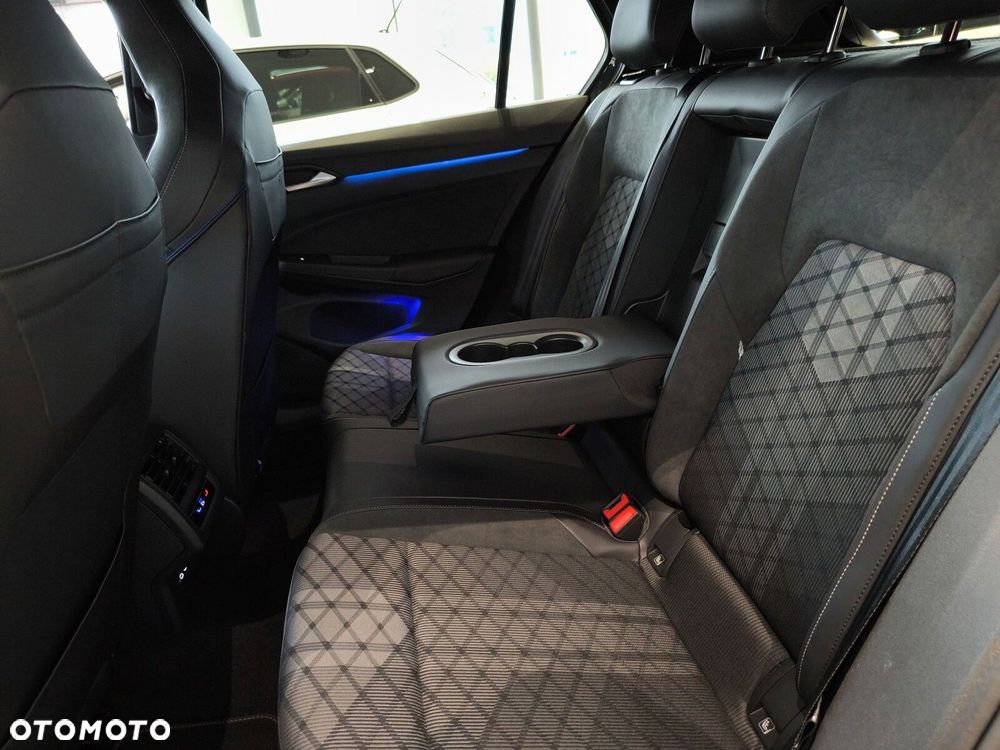 Volkswagen Golf - 29