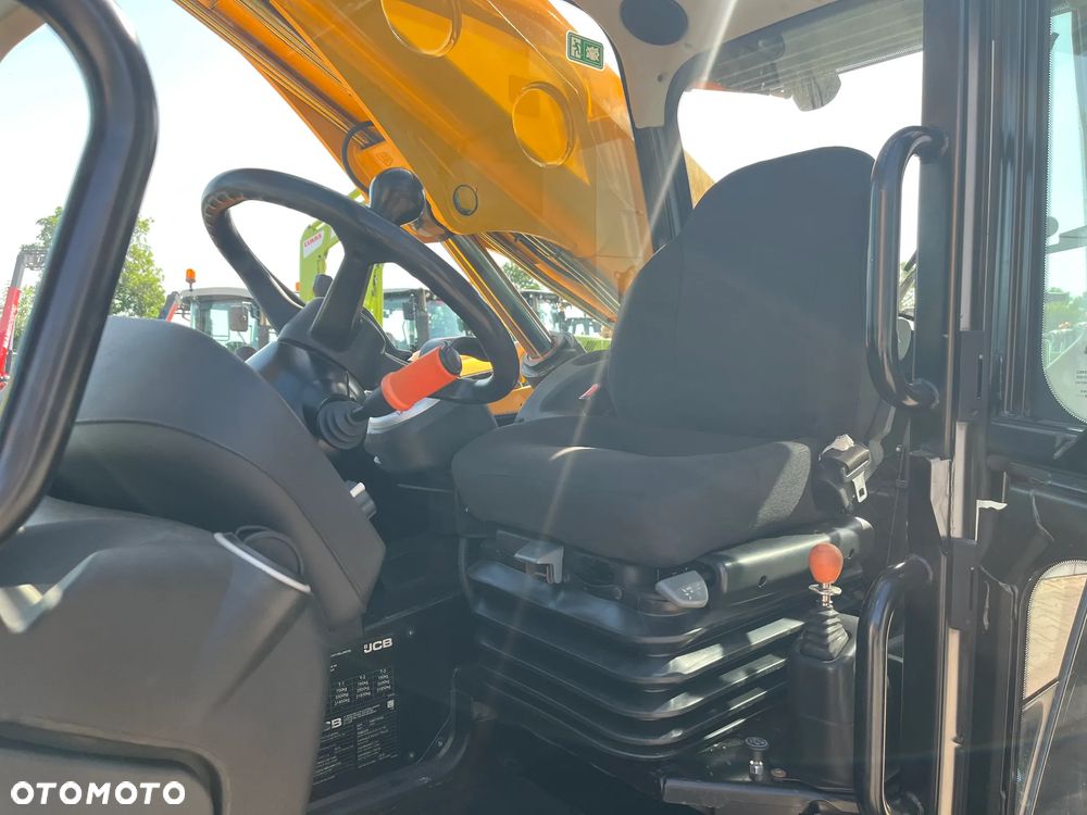 JCB 536-70 Agri Super - 12
