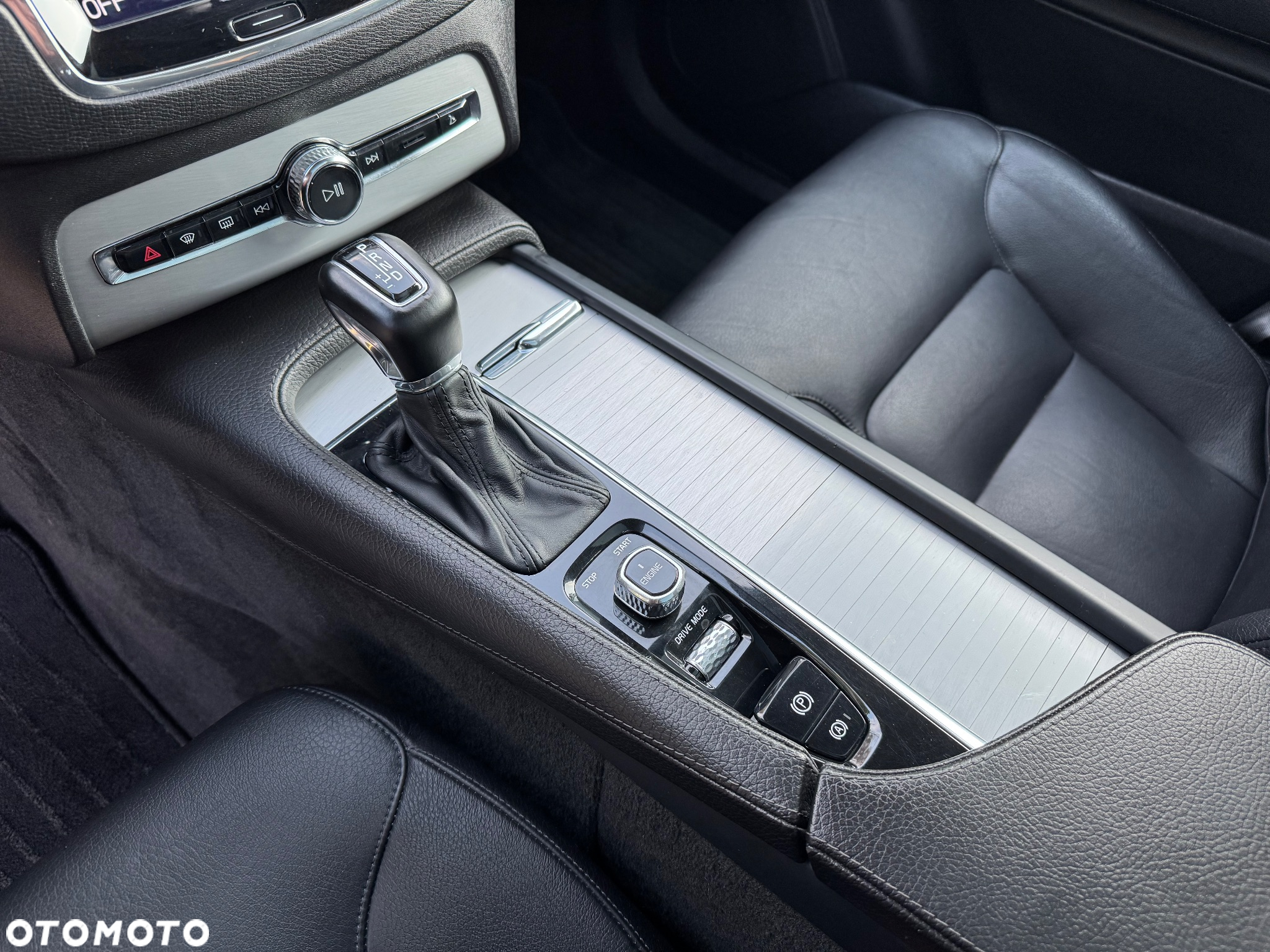 Volvo XC 90 D5 AWD Momentum - 19