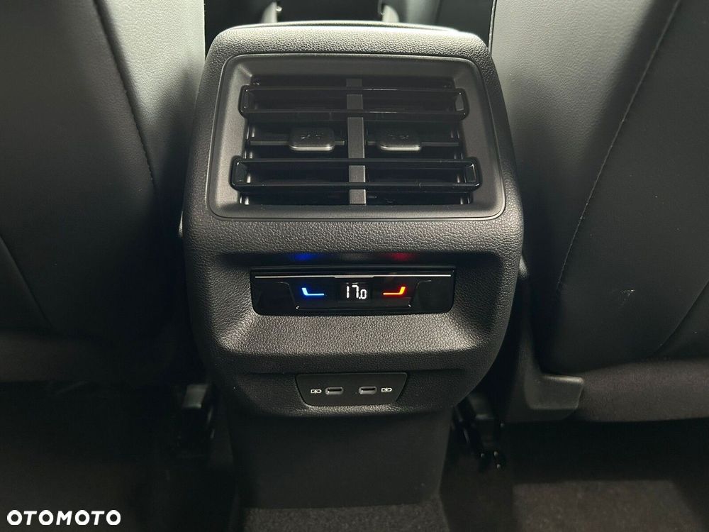 Volkswagen Tiguan - 26
