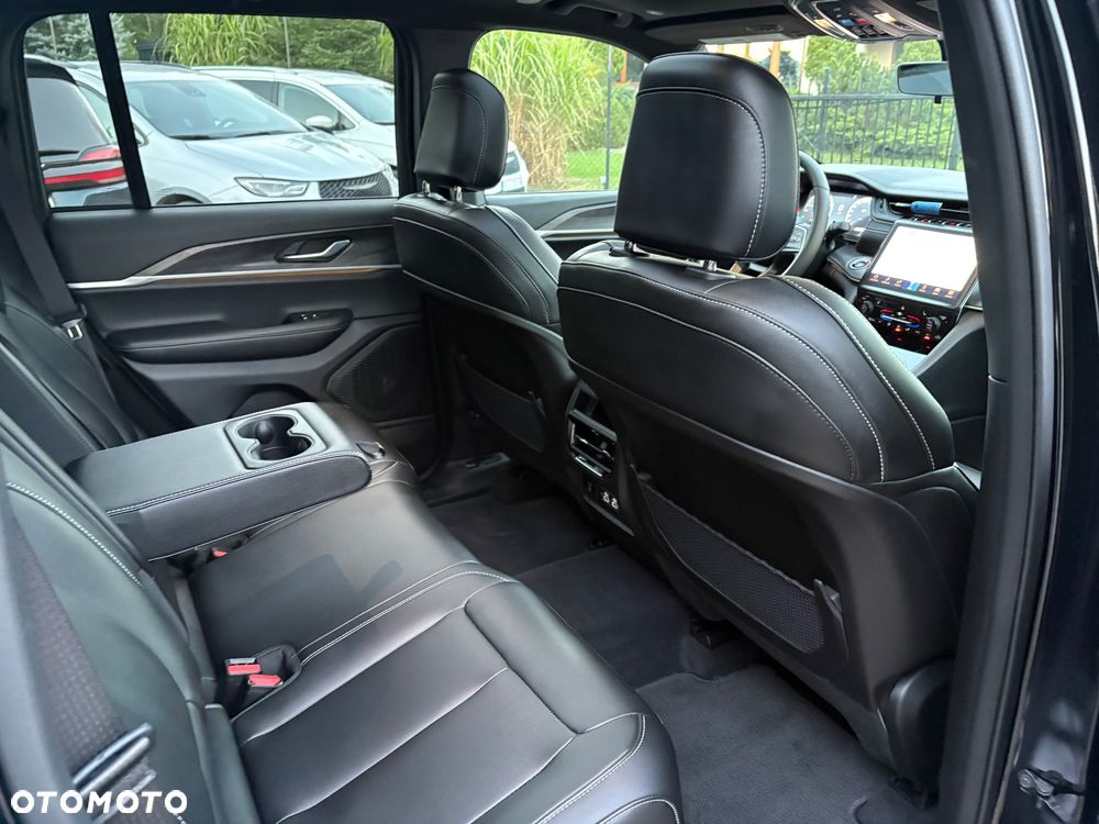 Jeep Grand Cherokee - 20